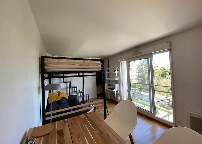 Beau Studio Spacieux Et Calme Dans Residence De Standing
