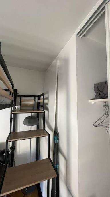 Beau Spacieux Et Calme Dans De Standing Apartment